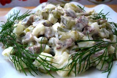 Мясной салат из говядины рецепт, ингредиенты. Фото готового блюда