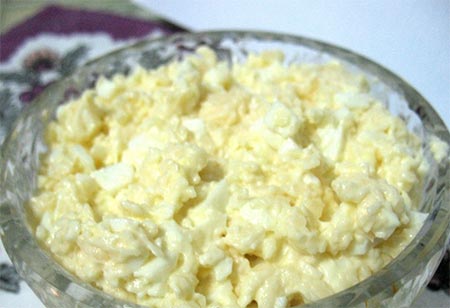 Яйца с сыром и майонезом рецепт, ингредиенты. Фото готового блюда